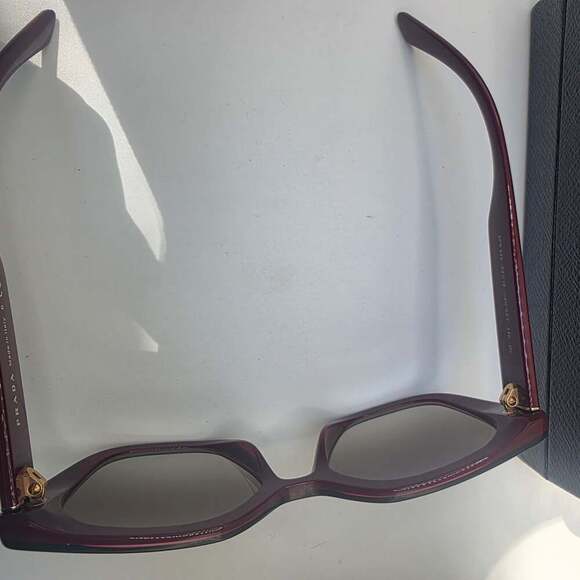 321 Prada Women's Red Polarized Rectangle Sunglasses Shades Size 52-18-140 - Picture 3 of 6